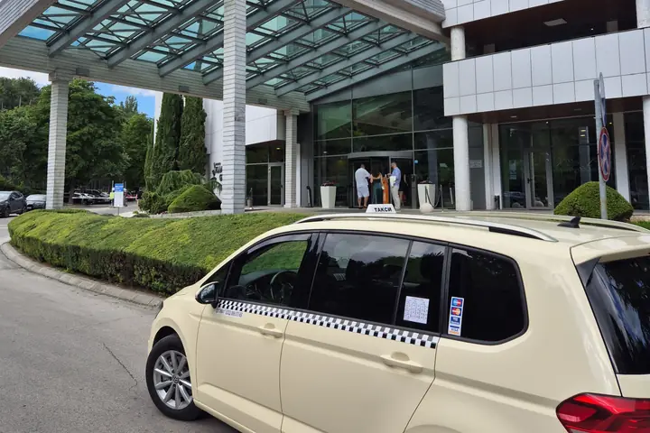 Taxi outside Flamingo Grand hotel in Albena