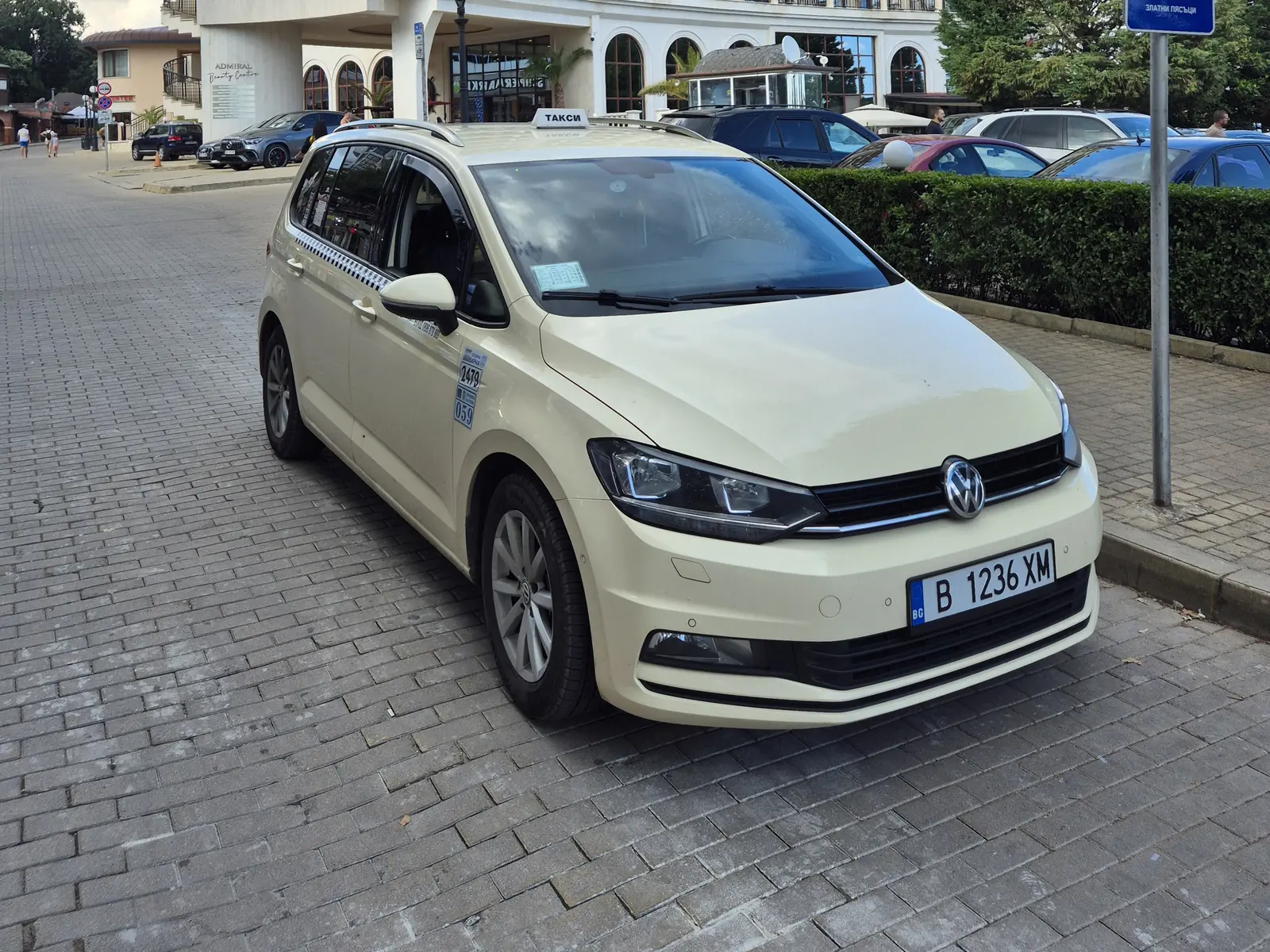 Transfer car for up to 4 passengers