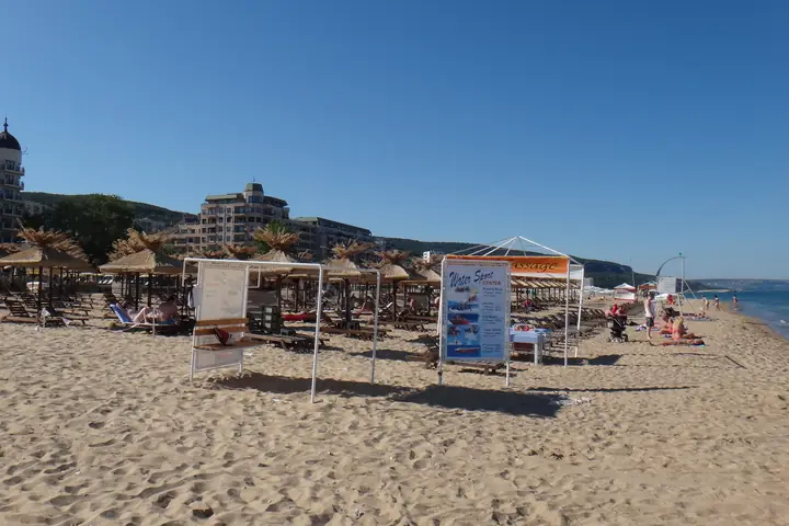 Beach and hotels in Golden Sands