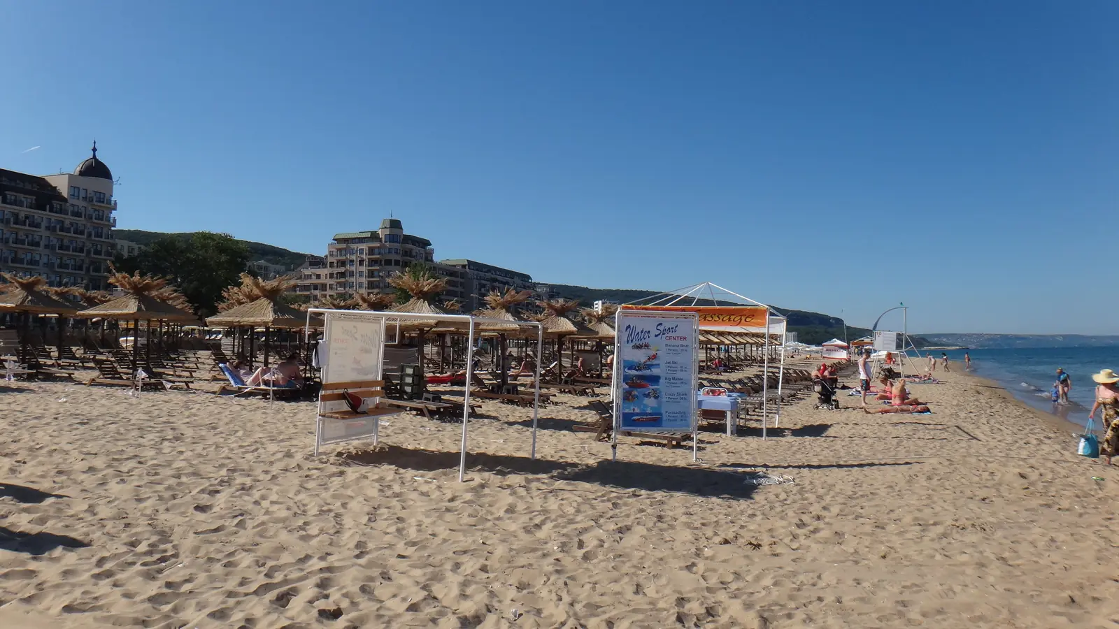 Beach and hotels in Golden Sands