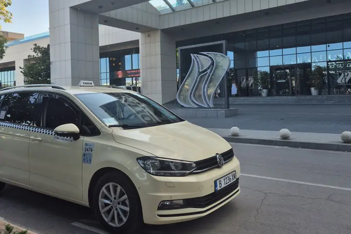 Taxi outside International Hotel in Golden Sands